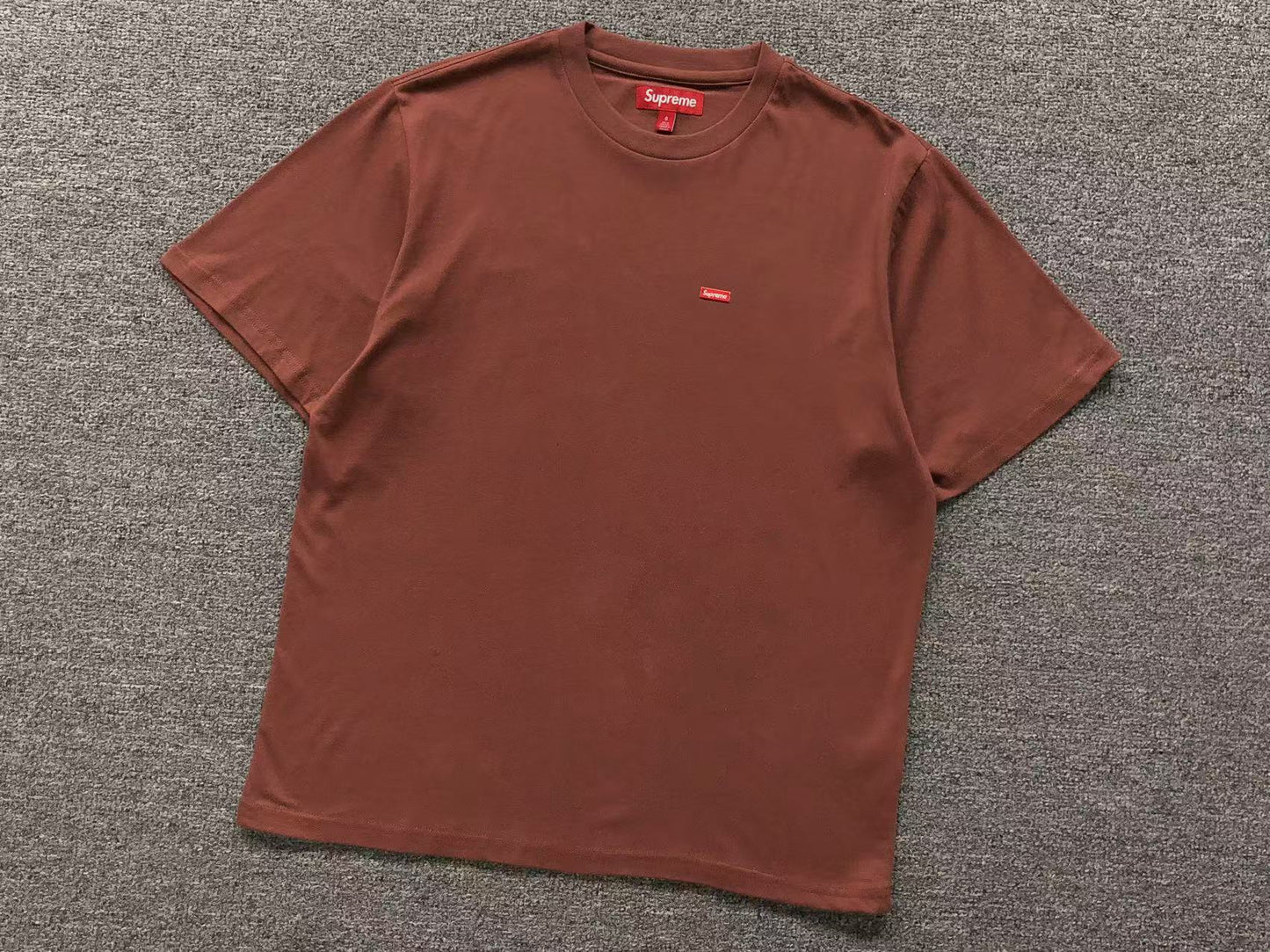 Supreme Small Logo Box Tee (+cores)