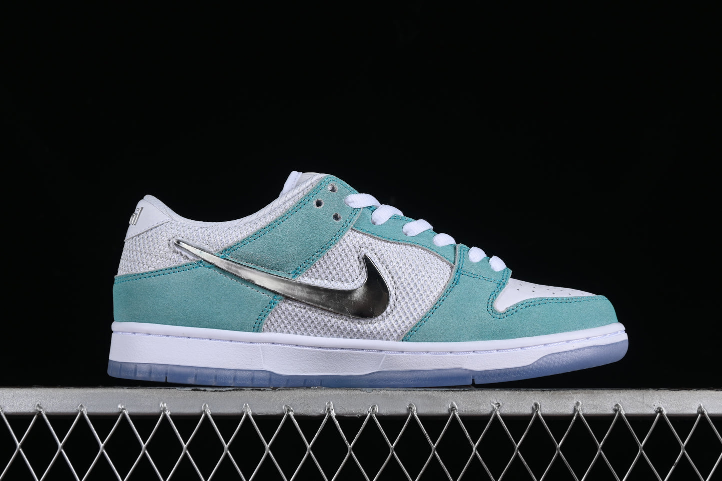 Nike SB Dunk Low Pro "April"