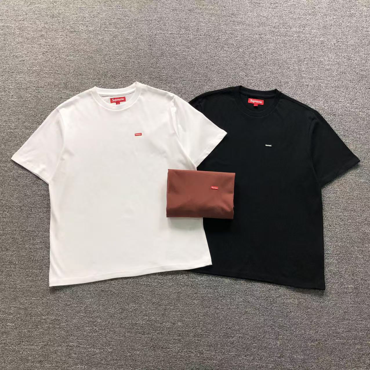 Supreme Small Logo Box Tee (+cores)