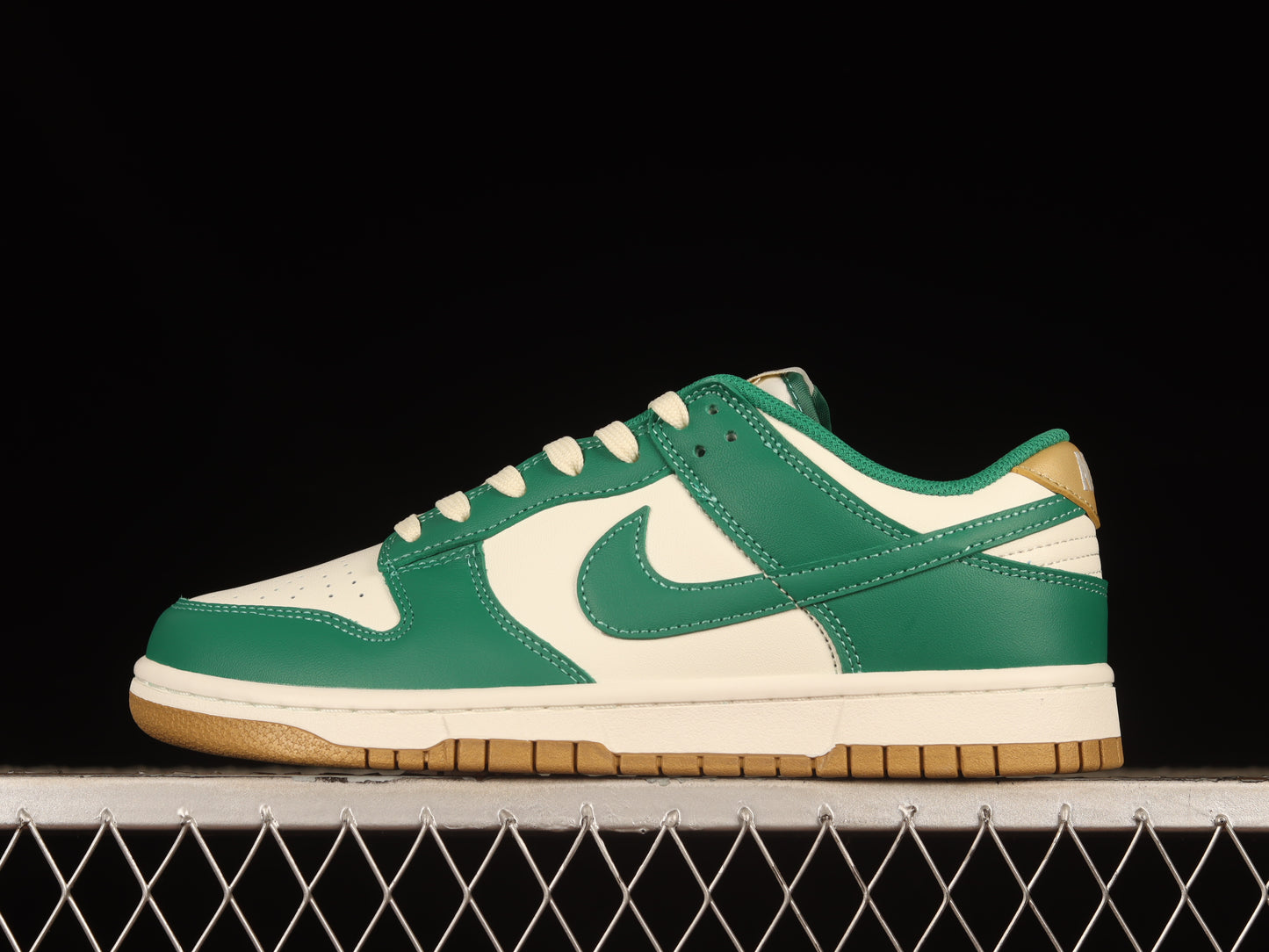 Nike Dunk "University Gold"
