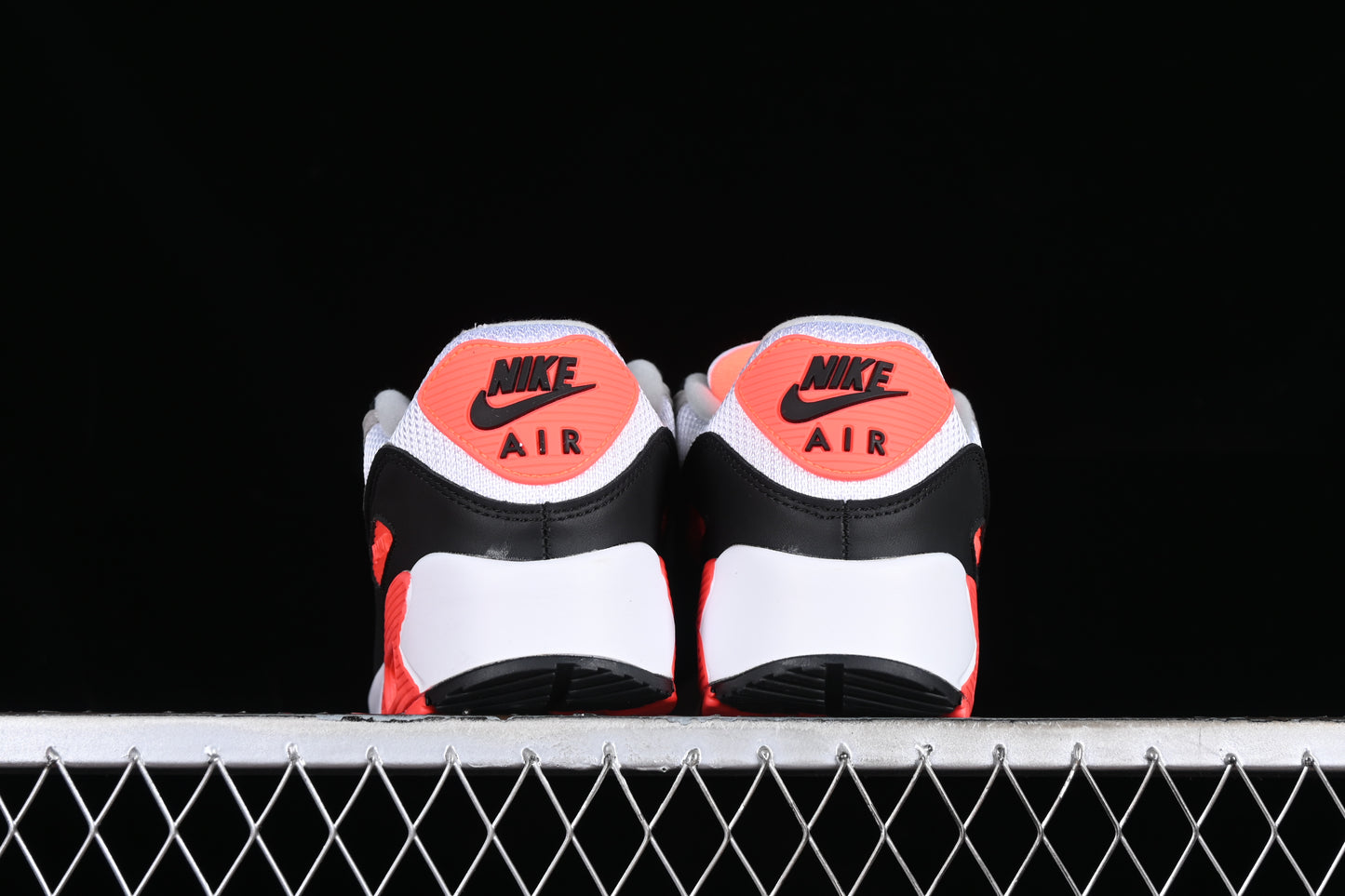 Nike Air Max 90 "Radiant Red"