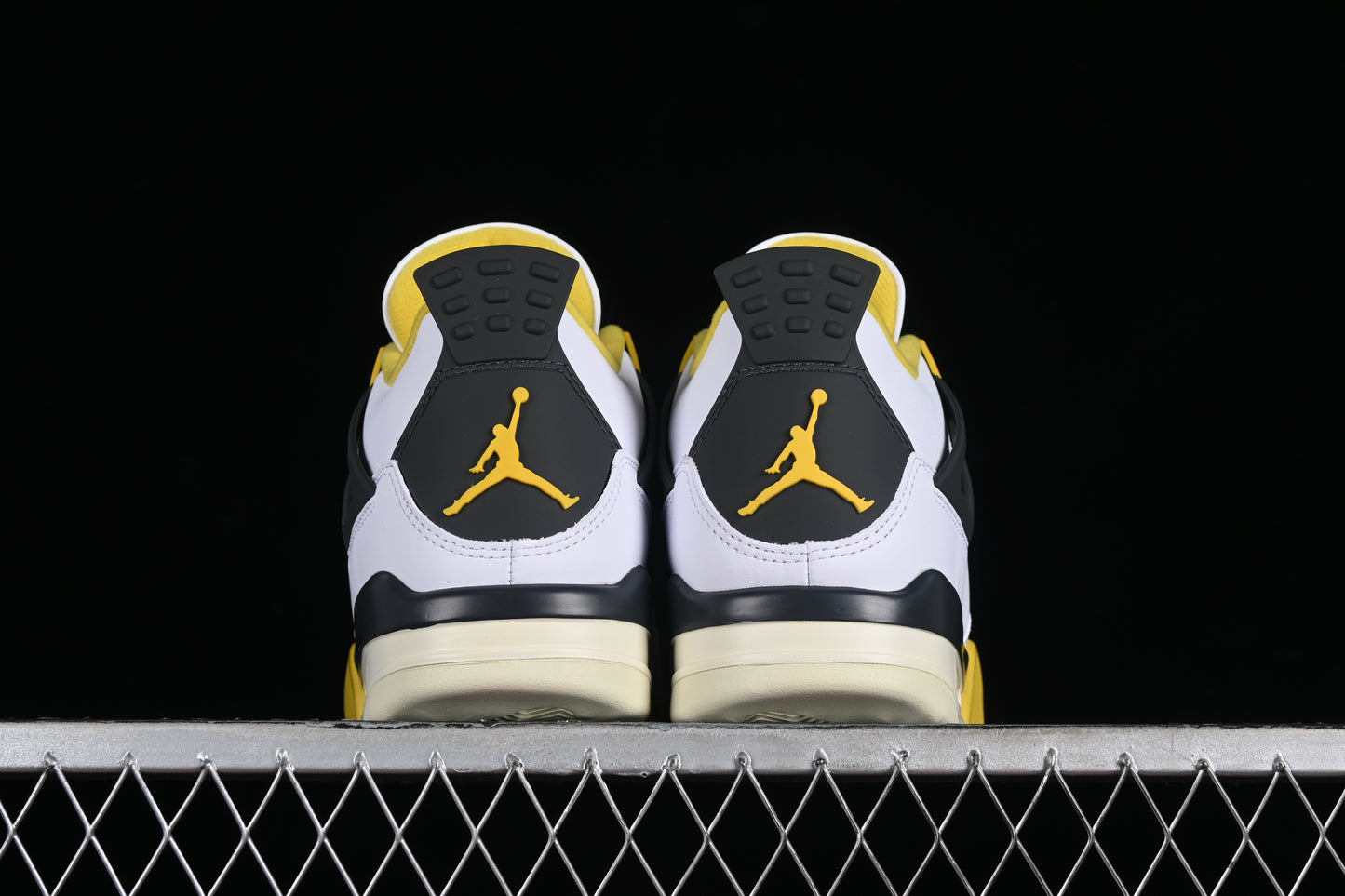Air Jordan 4 "Vivid Sulfur"