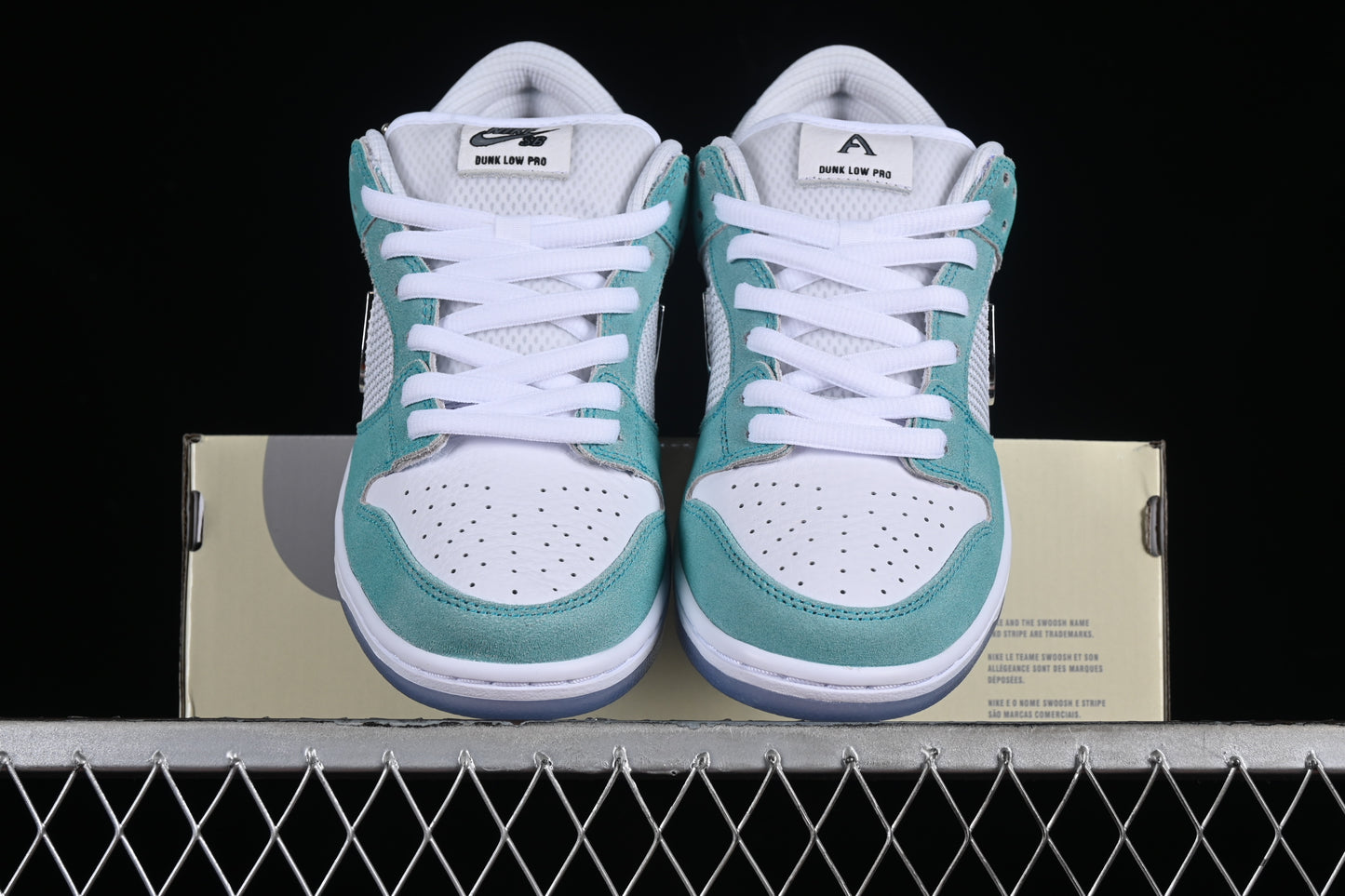 Nike SB Dunk Low Pro "April"