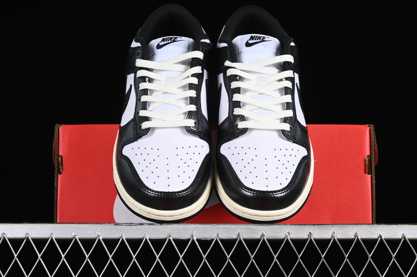 Nike Dunk Panda Vintage