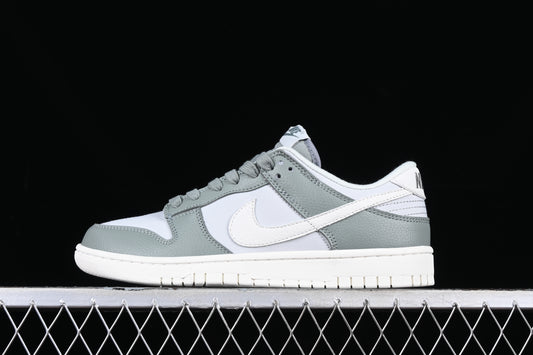 Nike Dunk "Mica Green"