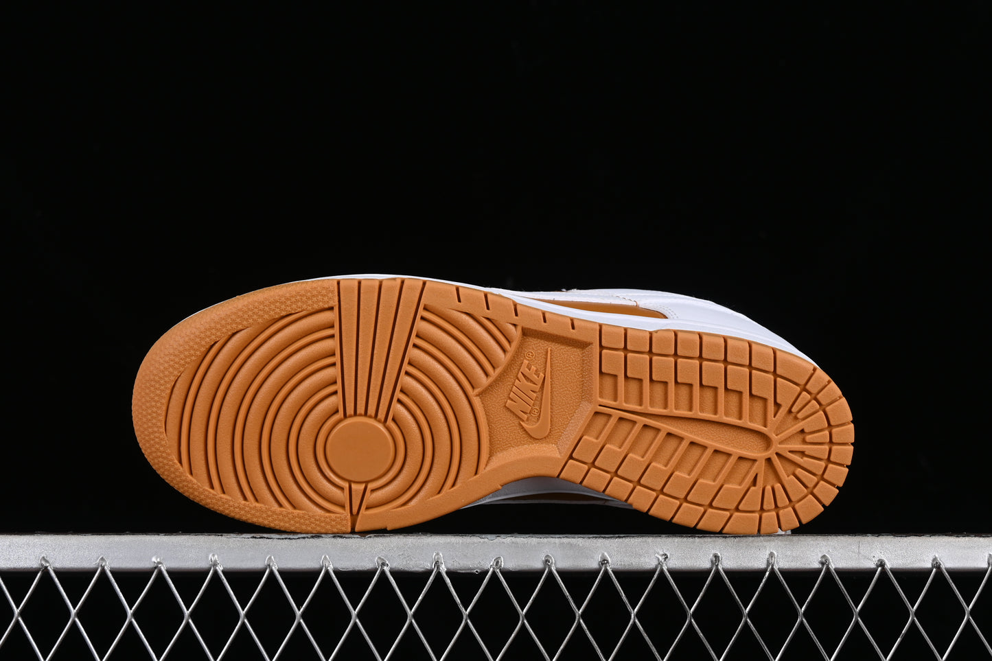Nike Dunk "Reverse Curry"