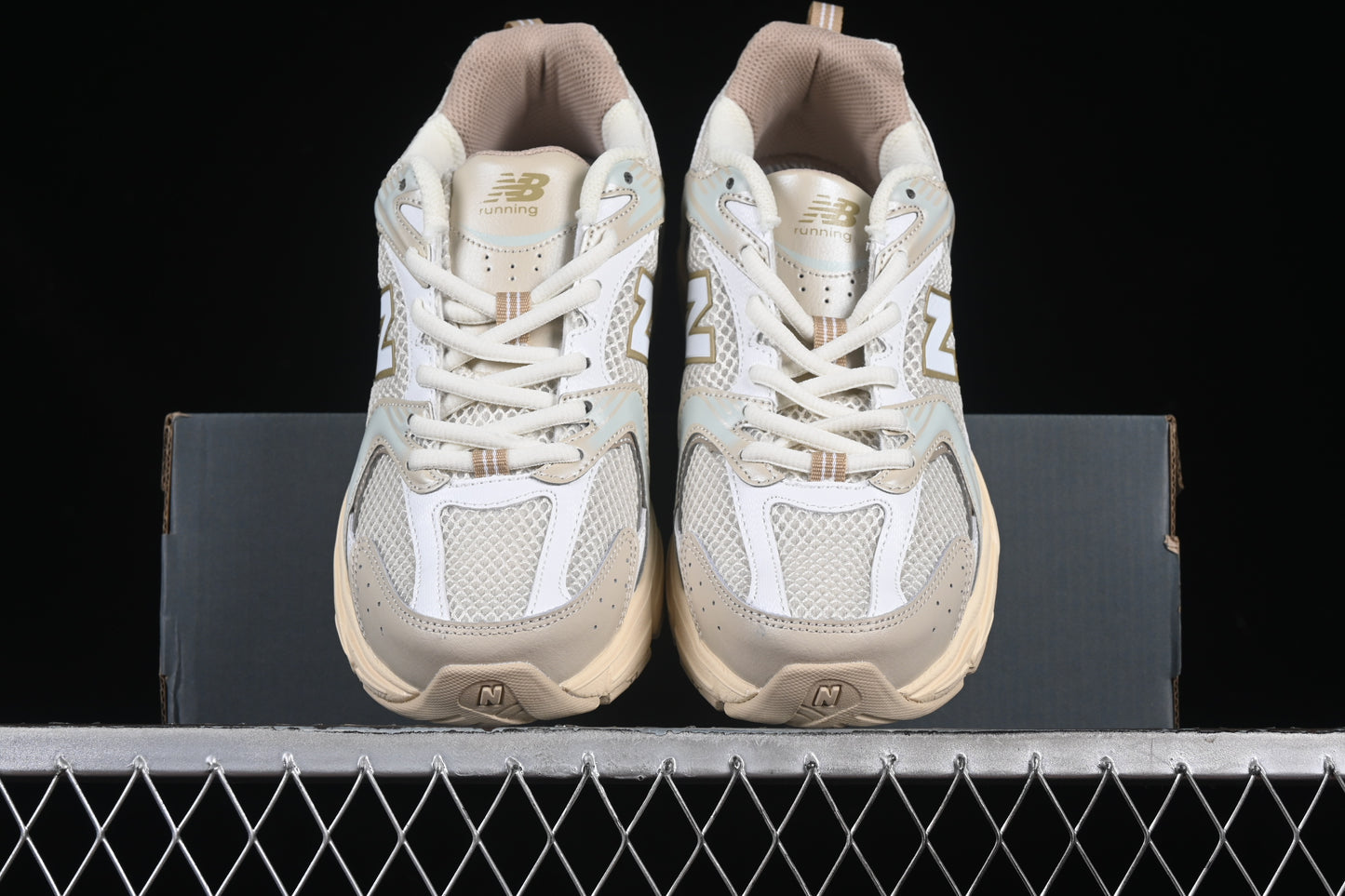 New Balance 530 Beige Angora