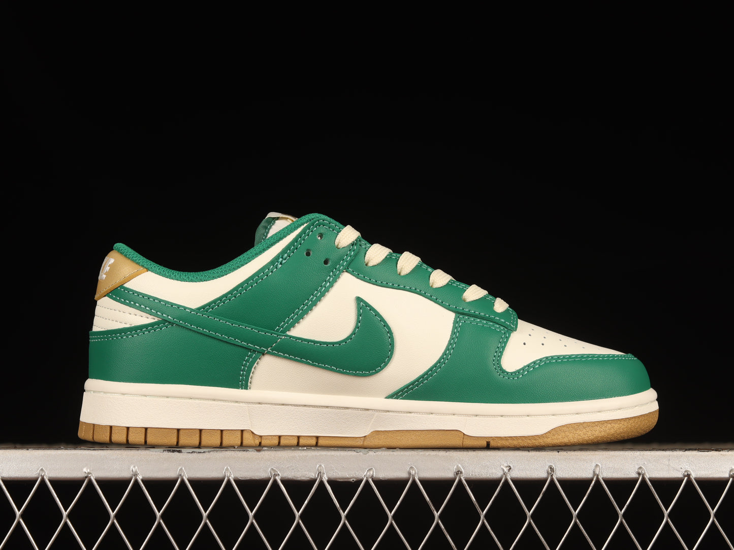 Nike Dunk "University Gold"