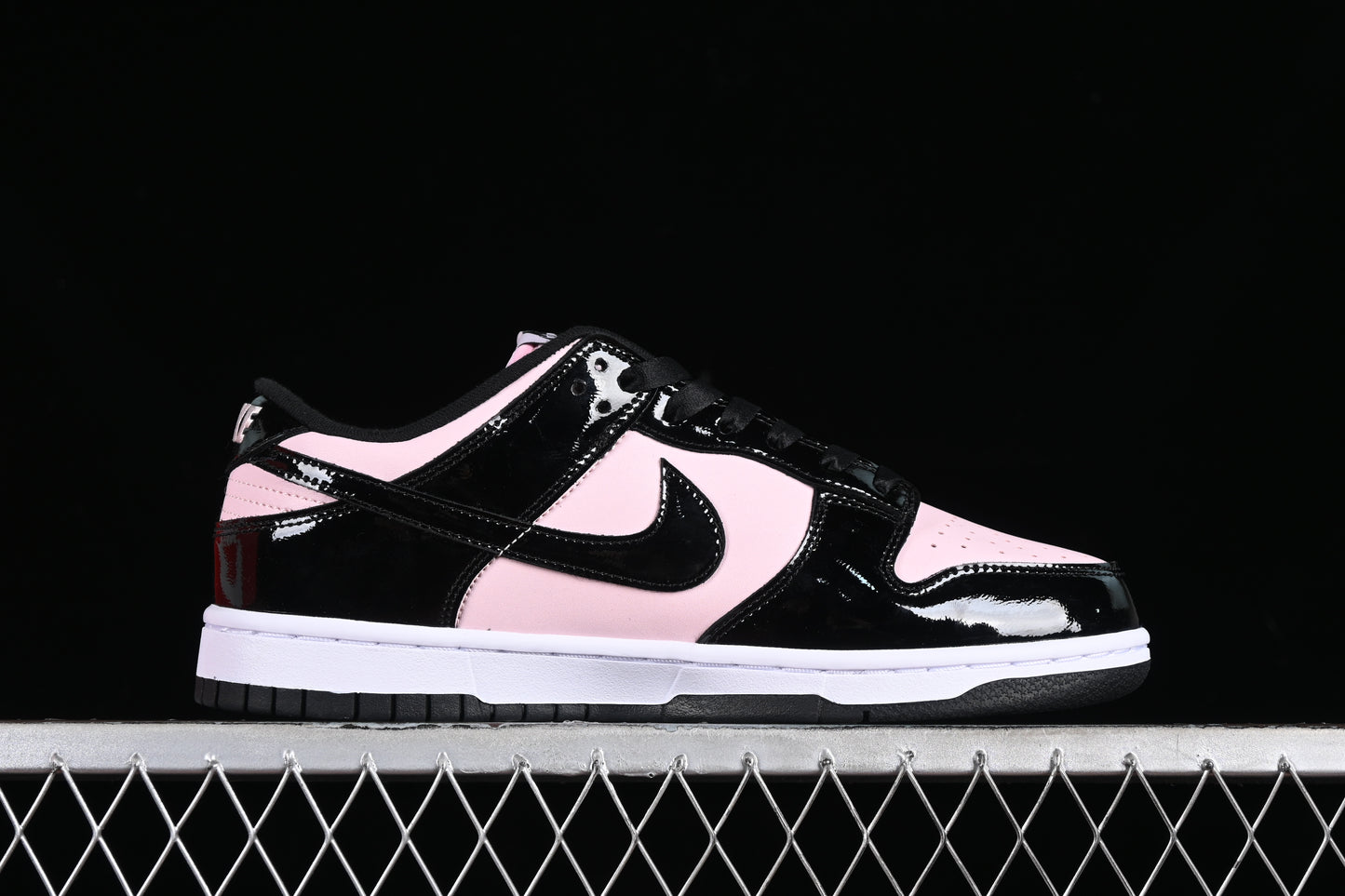 Nike Dunk Black & Pink