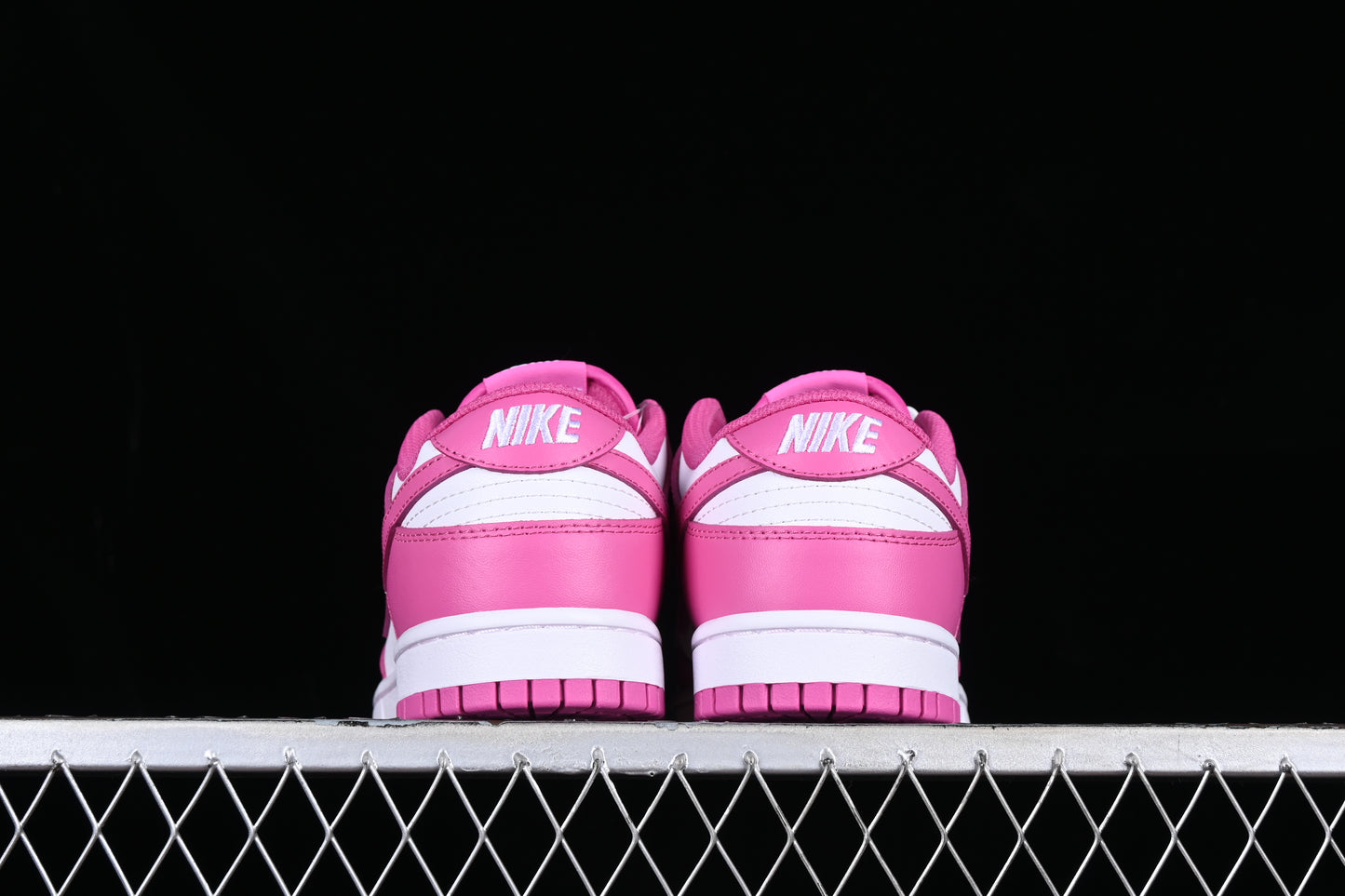 Nike Dunk "Fuchsia"