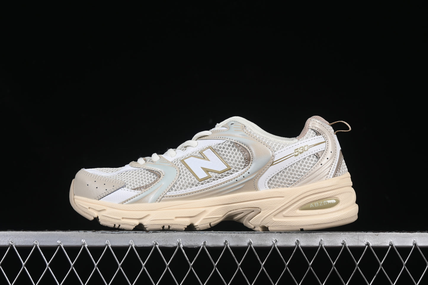 New Balance 530 Beige Angora