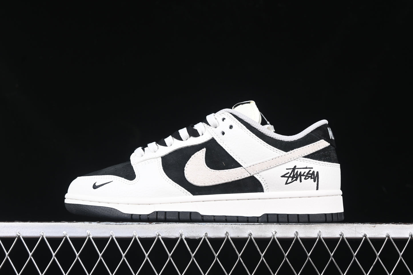 Nike Dunk x Stussy "Black/White"
