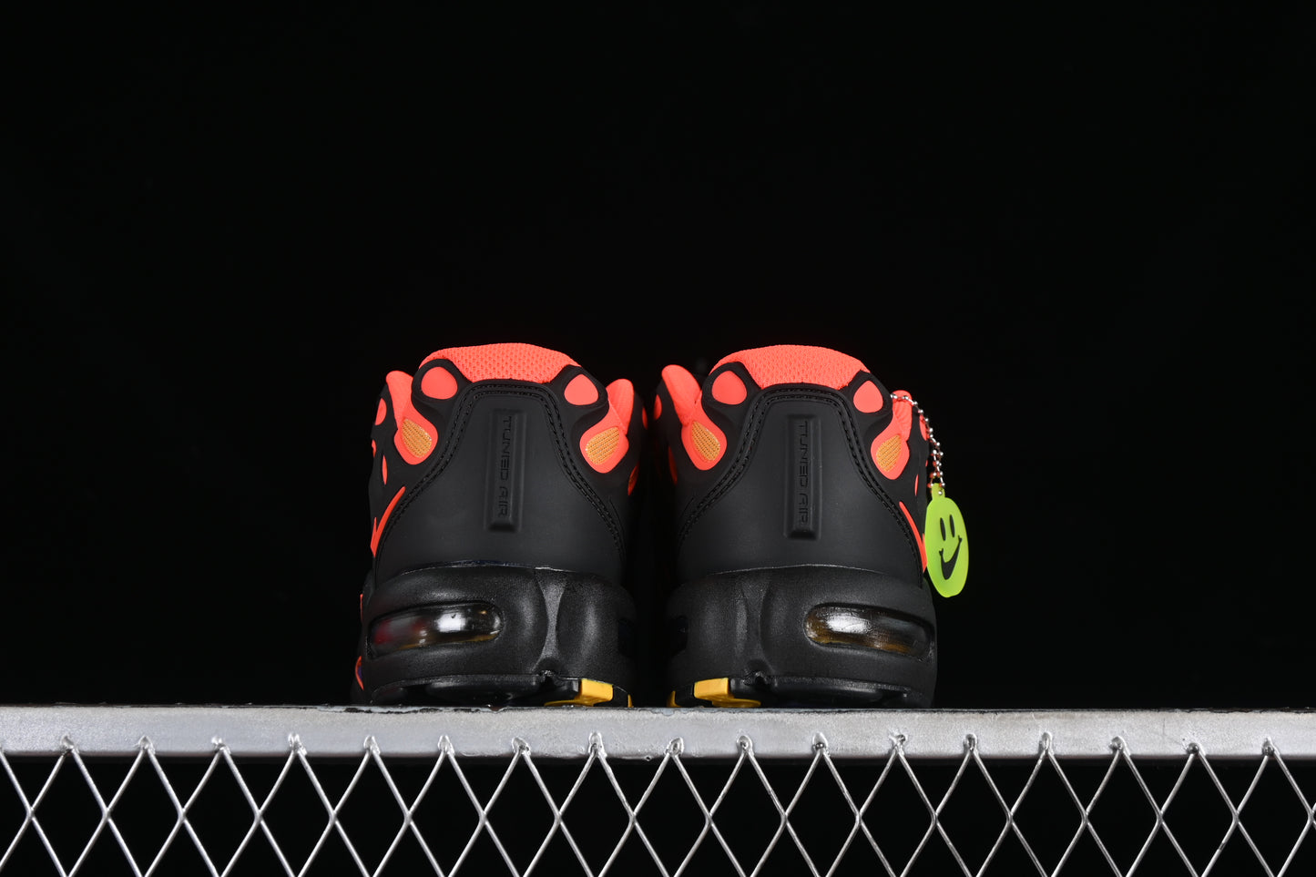 Nike Air Max Plus Drift Black Brightcrimson