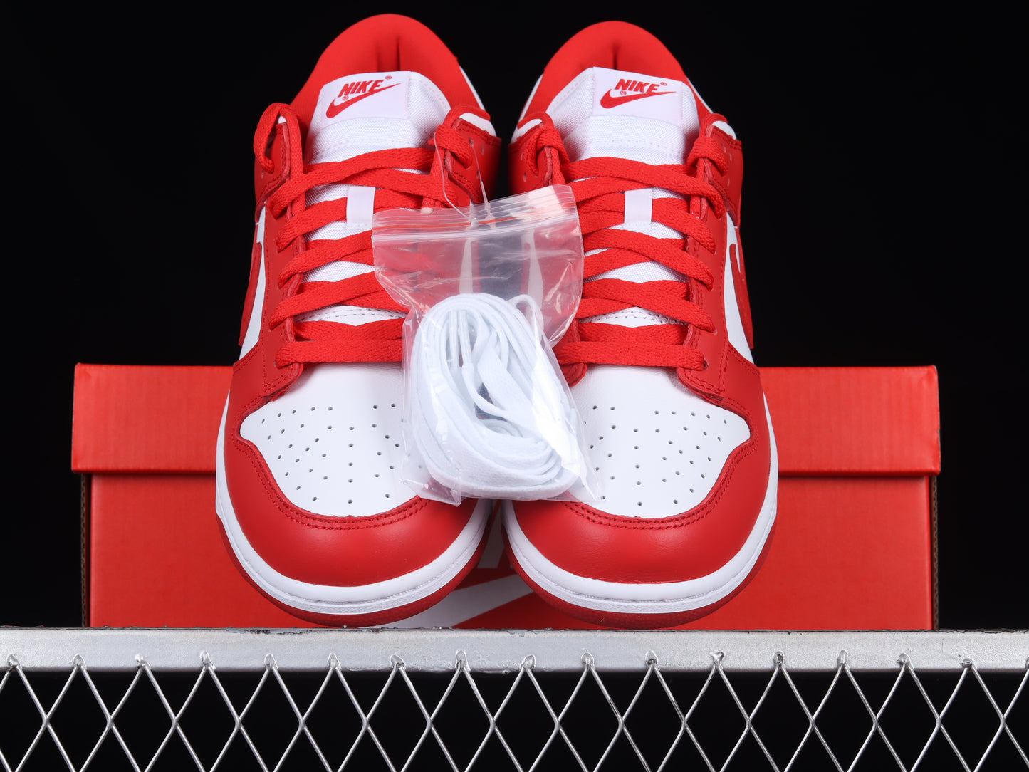 Nike Dunk "University Red"