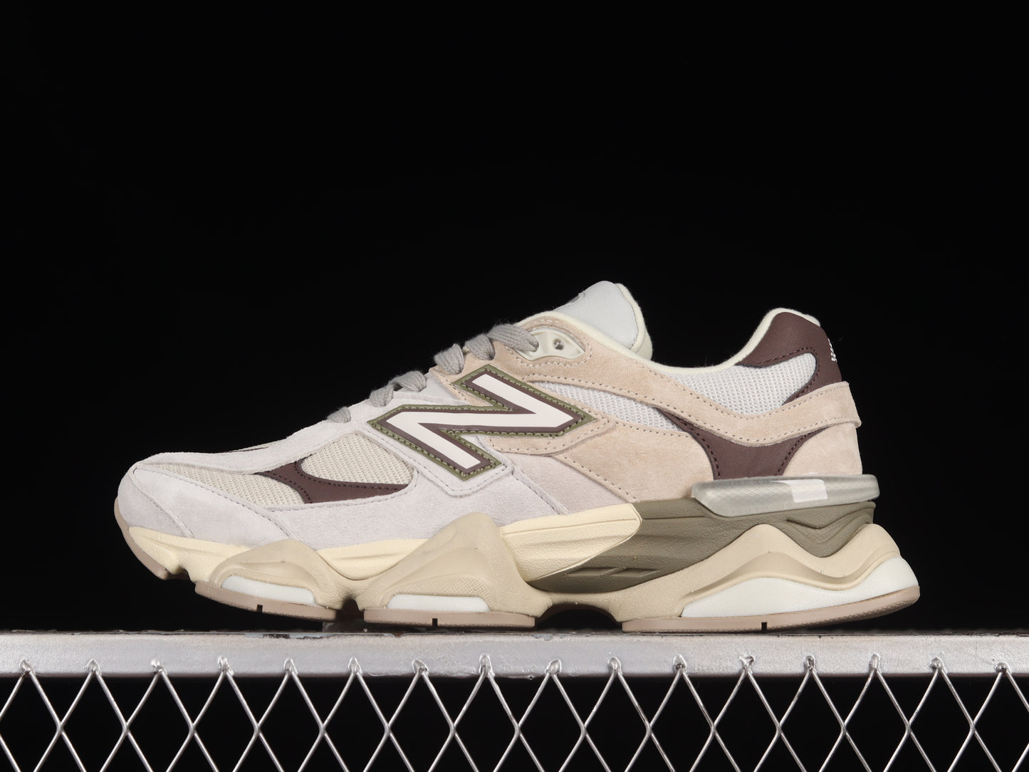 New Balance 9060 Beige/Brown